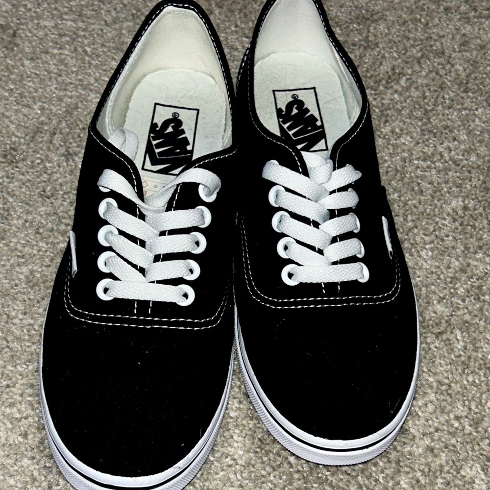 NWOT Black Vans size 8W